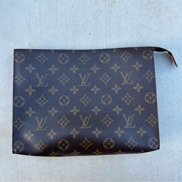 Louis Vuitton Authentic Toiletry 26 Monogram Bag - Picture 1 of 16